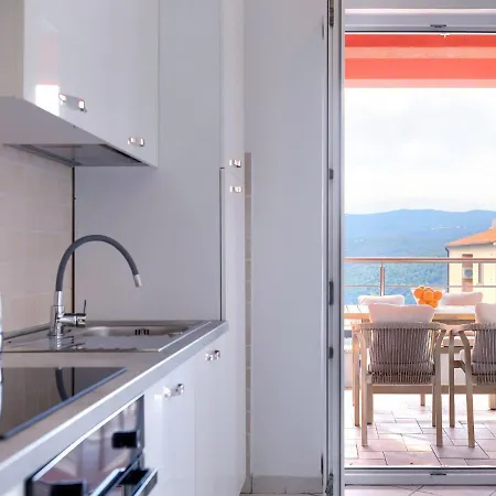 Flores By Interhome Апартаменты Рабац