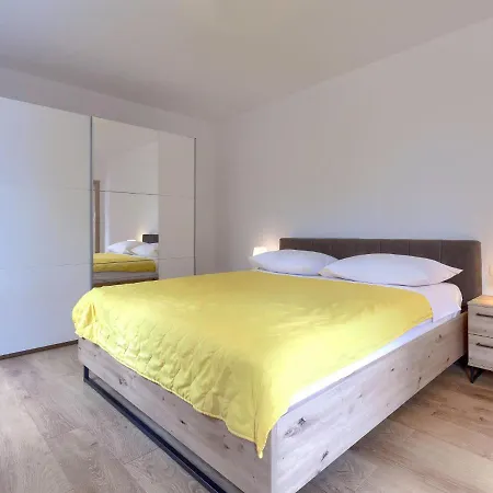 Flores By Interhome *