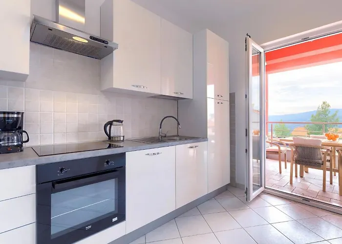 Appartement Flores By Interhome Rabac