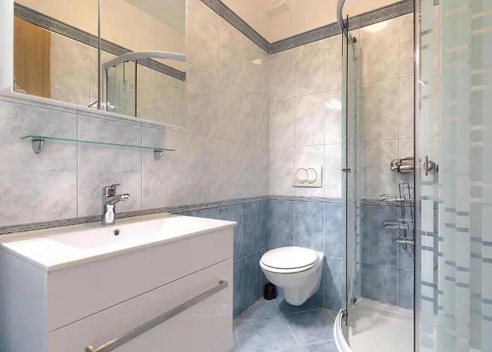 Flores By Interhome Rabac