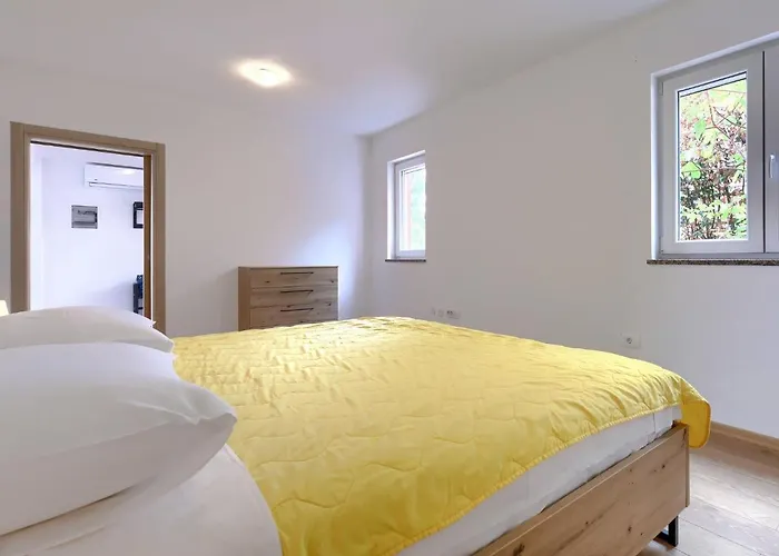 Flores By Interhome *