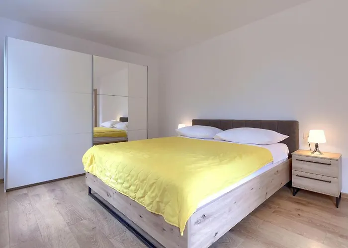 Flores By Interhome *