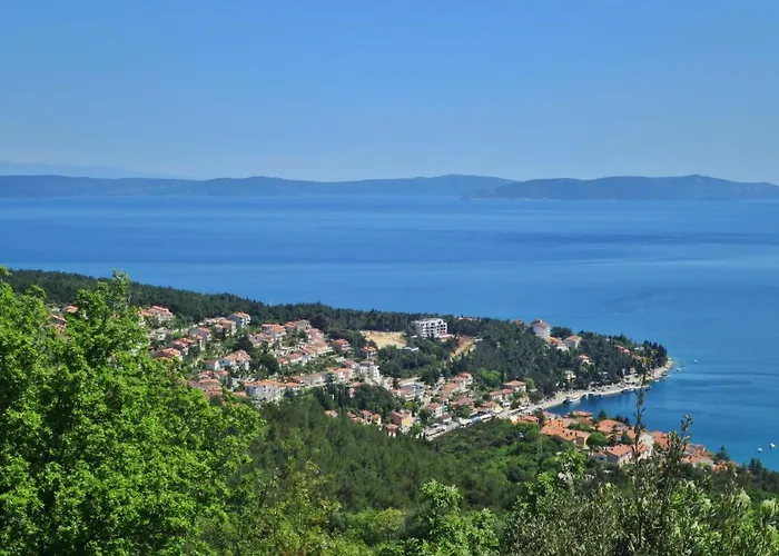 Appartement Flores By Interhome