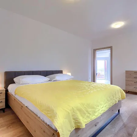 Apartment Flores By Interhome