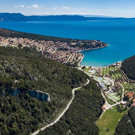 Flores By Interhome * Rabac