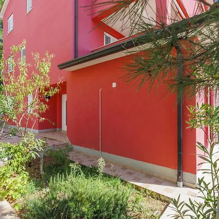 Flores By Interhome * Rabac